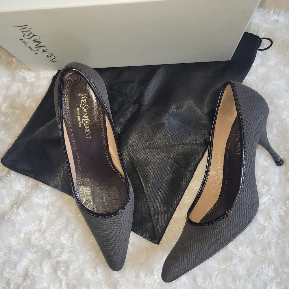 Yves Saint Laurent pumps with box and dust bag
